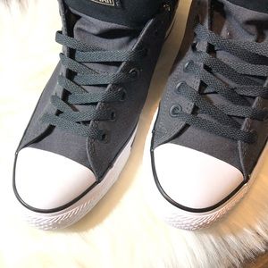 NWT Chuck Taylor Unisex Converse - Size 10